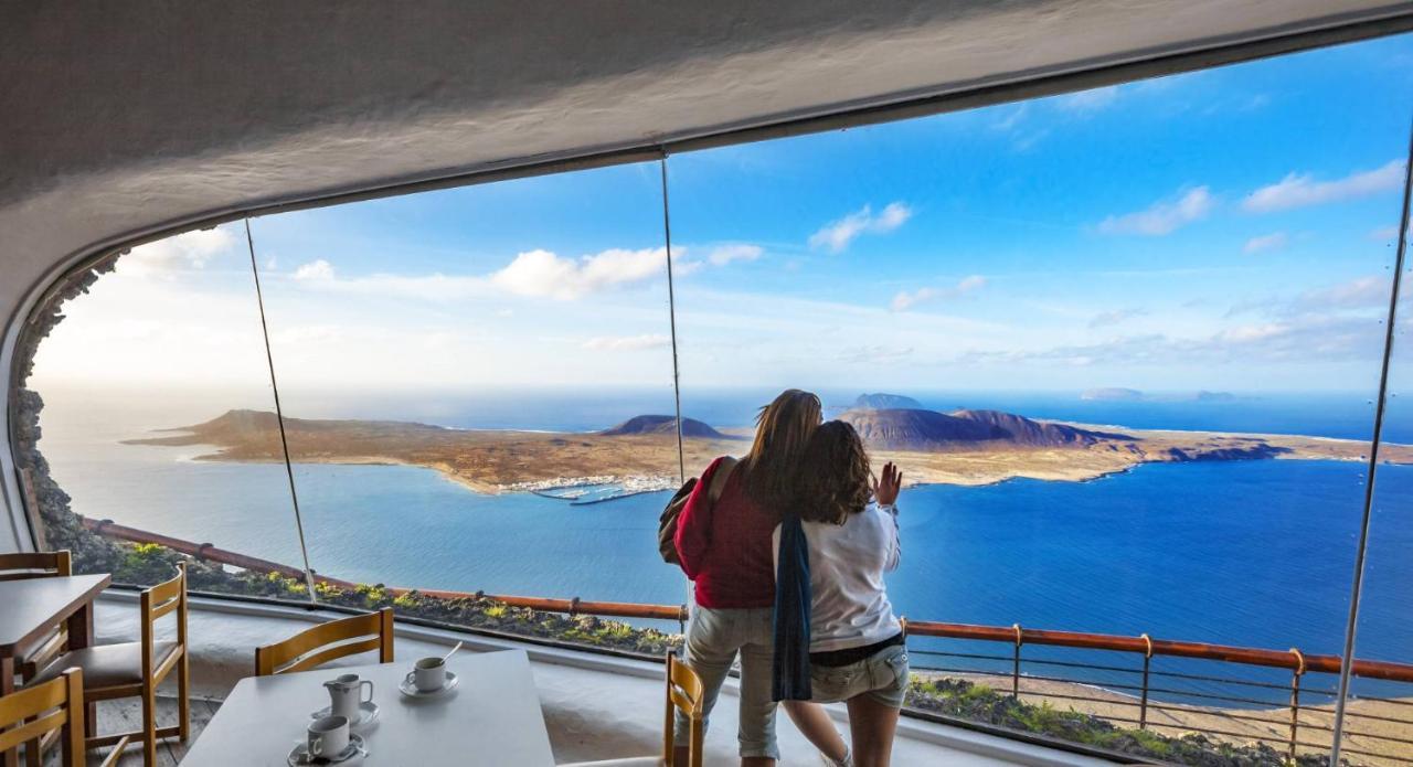 Calypso, Apartamento Completo Con Vistas Al Mar Y A La Piscina En Costa Teguise Eksteriør bilde