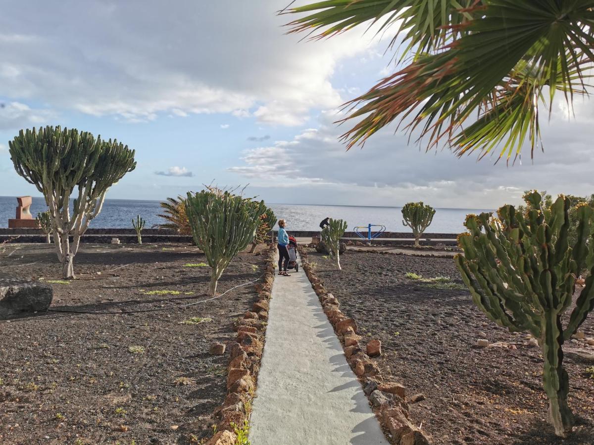 Calypso, Apartamento Completo Con Vistas Al Mar Y A La Piscina En Costa Teguise Eksteriør bilde
